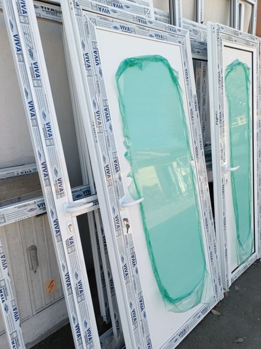 Алуминиева врата за баня