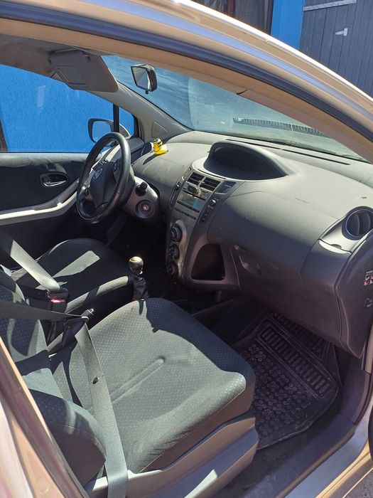Ma vinde Toyota Yaris