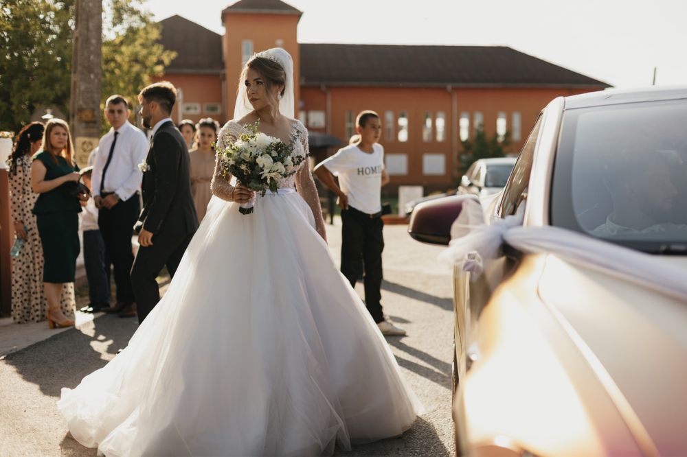 Rochie de mireasa/cerc/voal/cercei/halat