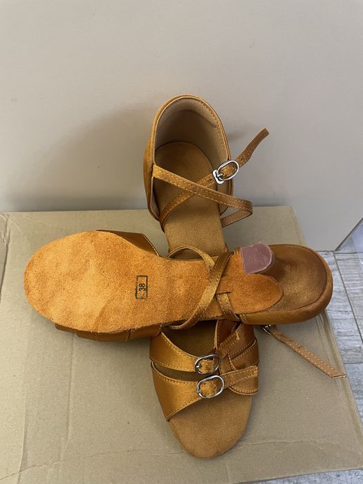 Туфли для бальных танцев