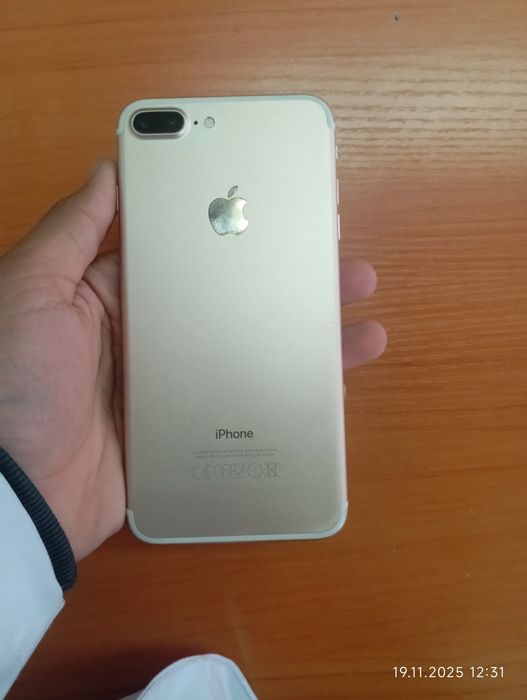 Айфон 7+ продоется