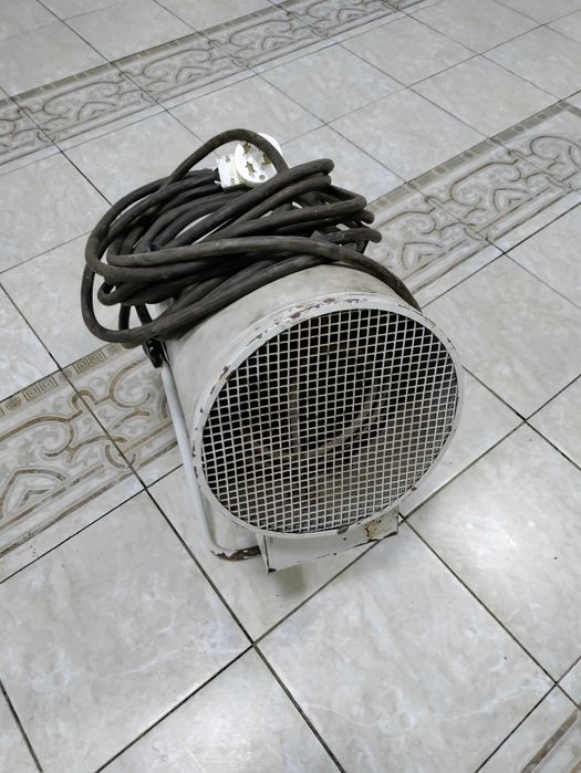 Продаю пушку тепловую электрическую, 380. Срочно!