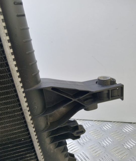 Radiator racire apa 8683214A Volvo S80 prima generatie (facelift) ser