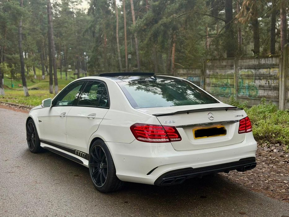 Mercedes E63 AMG facelift 600cp extra full