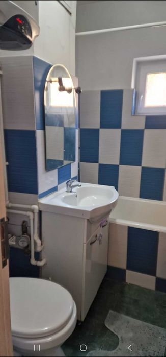 Închiriez apartament cu 3 camere in zona Brâncoveanu