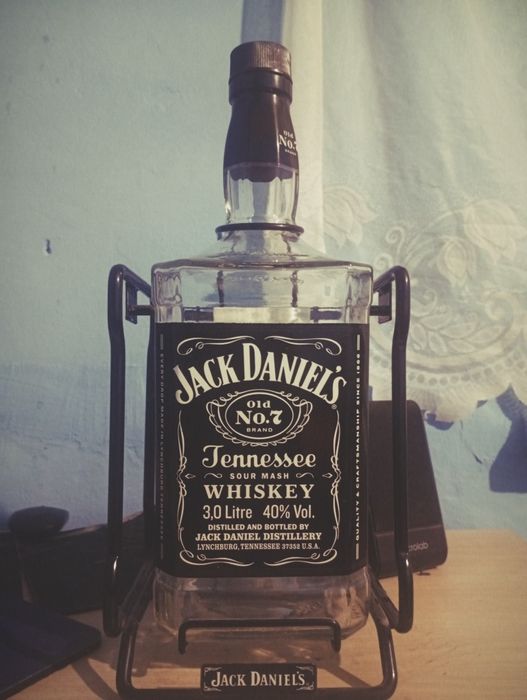 Сдараствуйте продаю бутылку от виски состояние хорошее