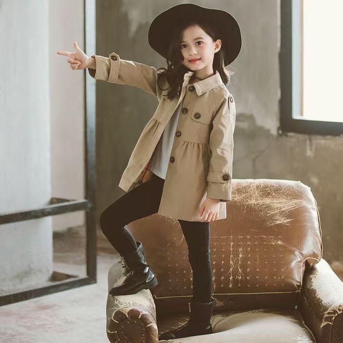 Yosh qizlarimiz uchun plash trench sotiladi