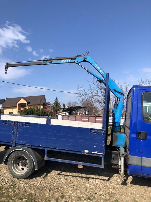 Camioneta iveco daily cu macara