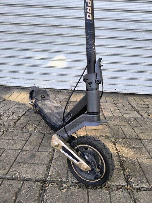 2г Гаранция! Електрическа Тротинетка Navee ST3 PRO