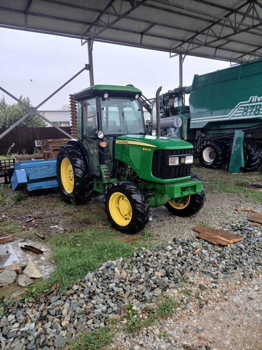 Tractor viticol John Deere