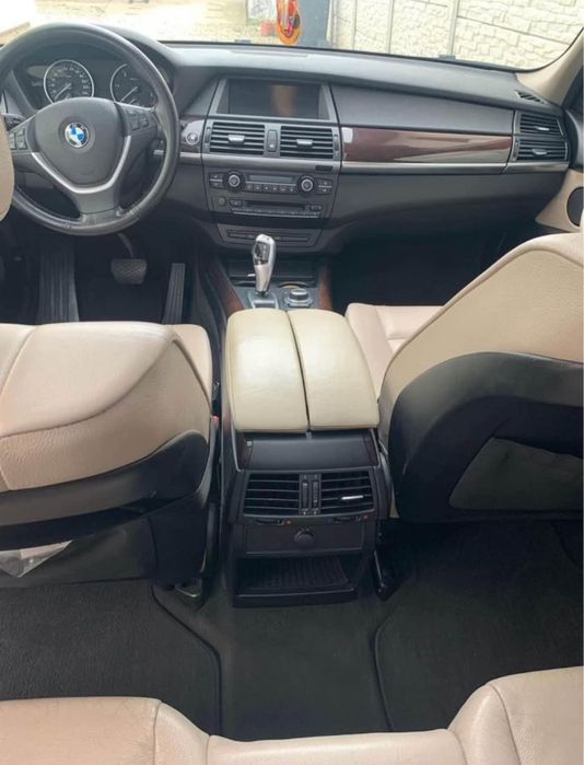 Vând BMW x5 an 2010