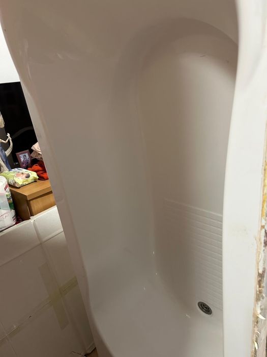 Cada acril 170 x 70 cu masca si suport in stare foarte buna