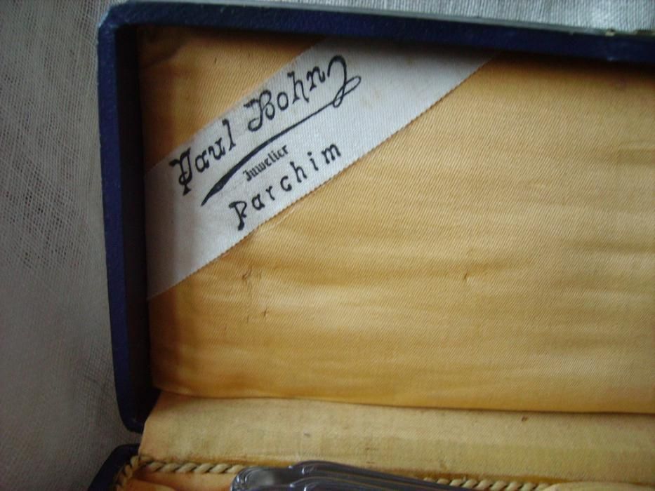 Старинен комплект райх прибори в кутия  и порцеланово плато СИП