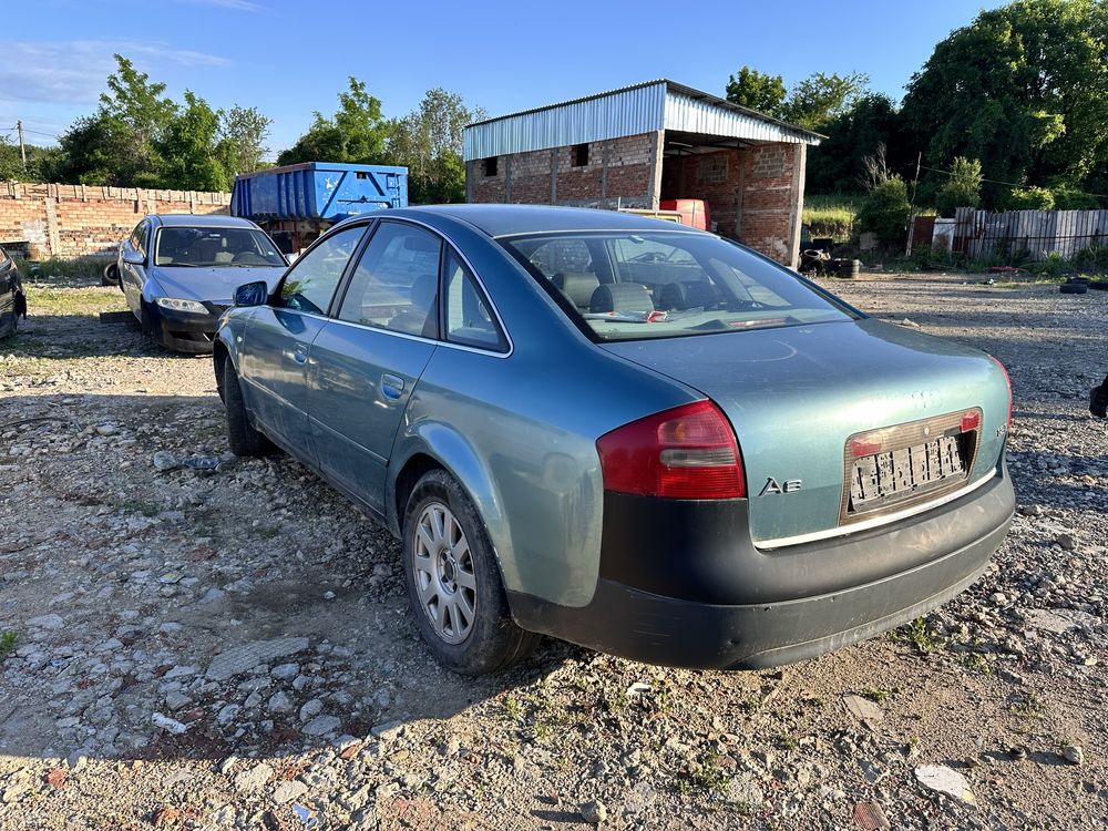 На части Audi A6 1.8T работещ мотор и скорости газов инжекцион наличен