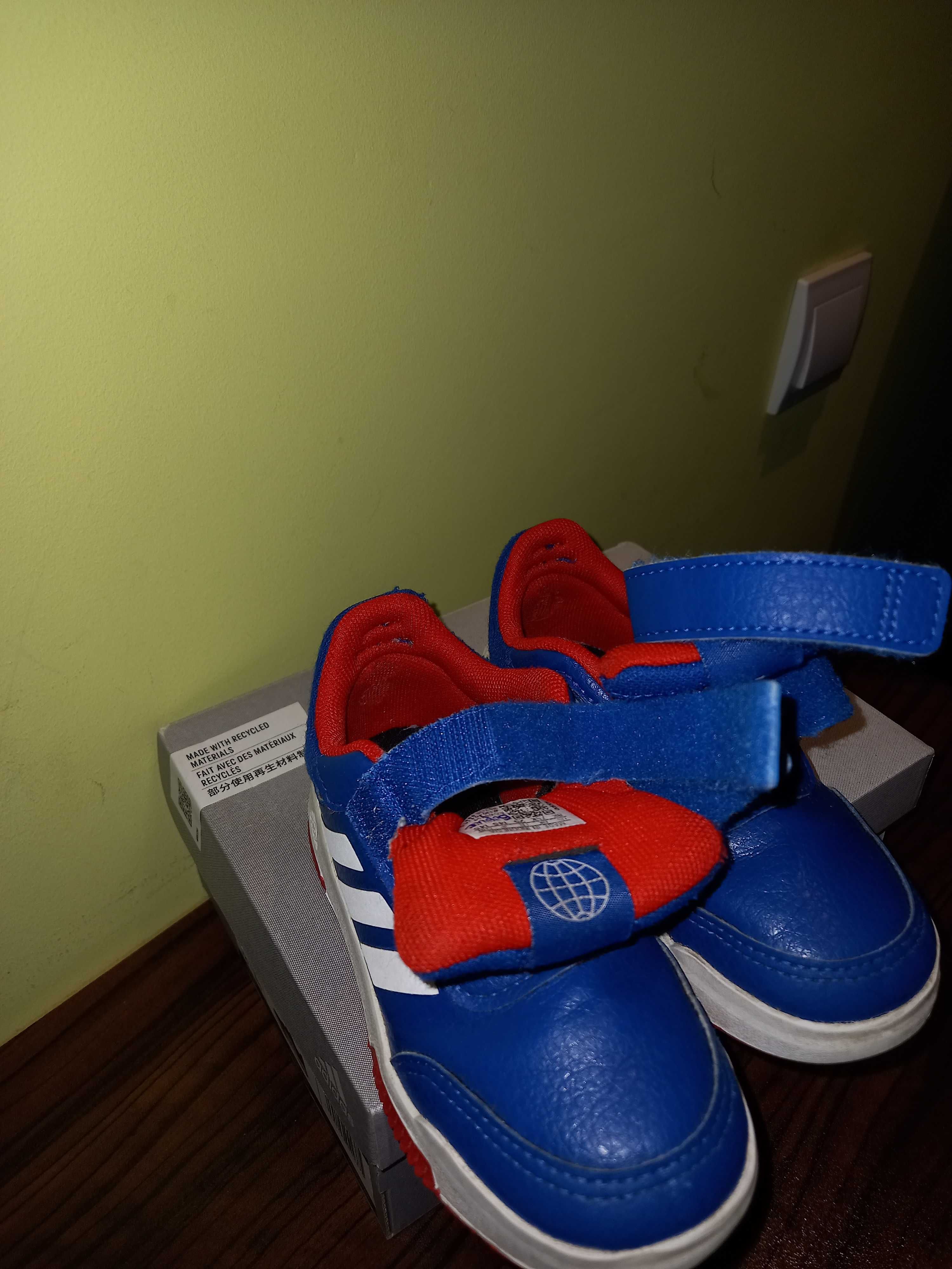 Детски маратонки Adidas номер 25