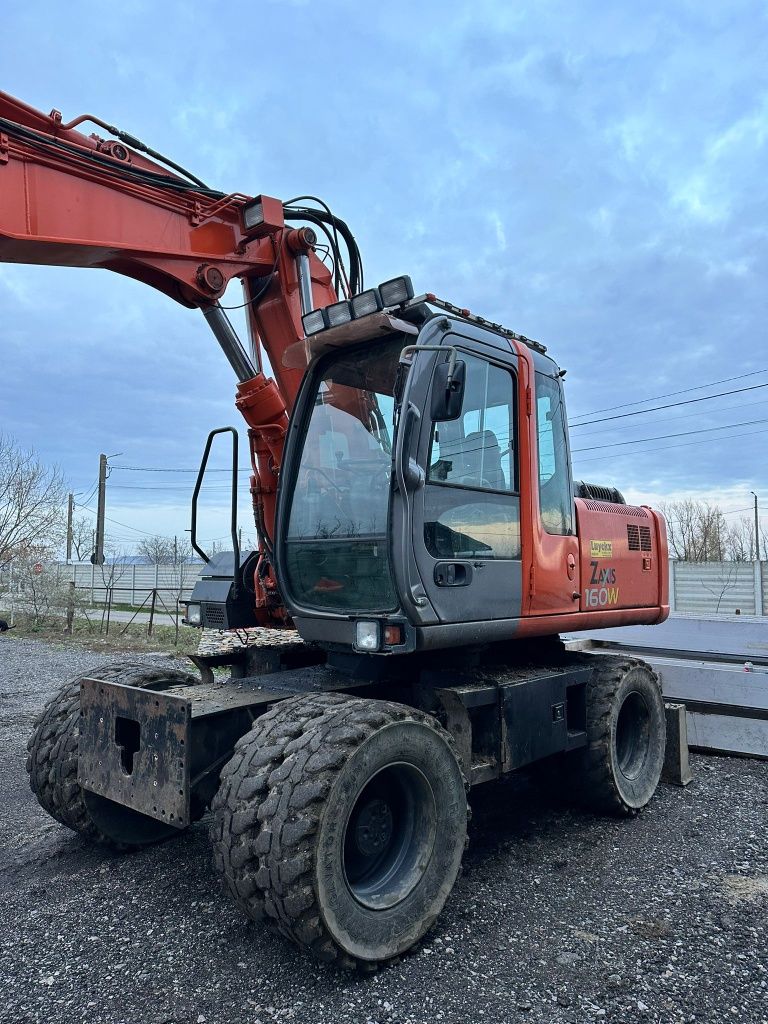 Excavator hitachi zx160w