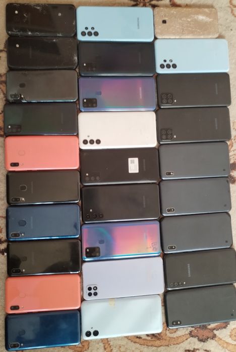 Vând telefoane pentru piese