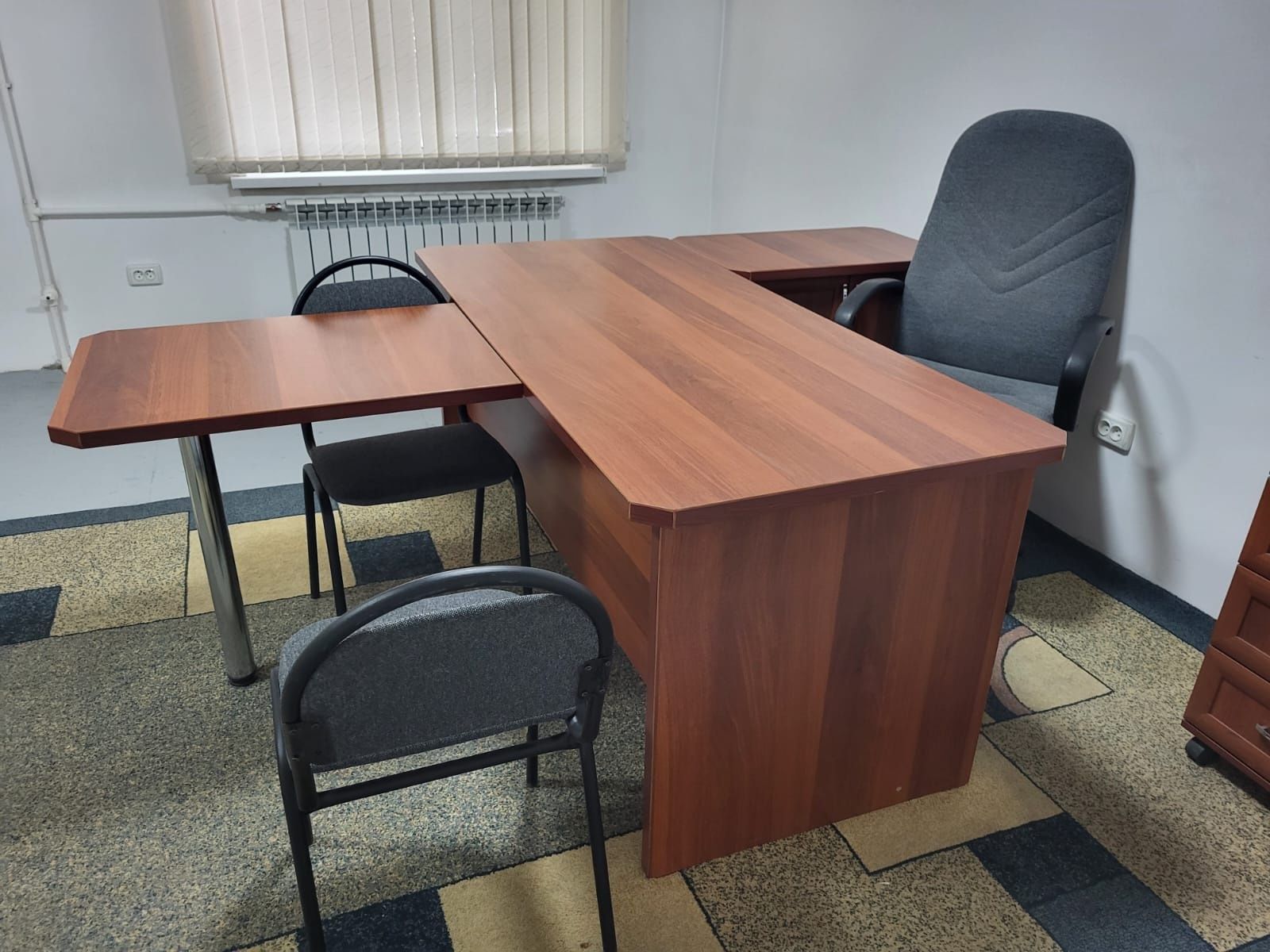 Продам офисную мебель