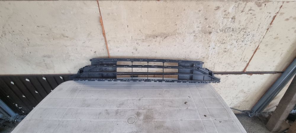 Grila bara fata vw passat b8