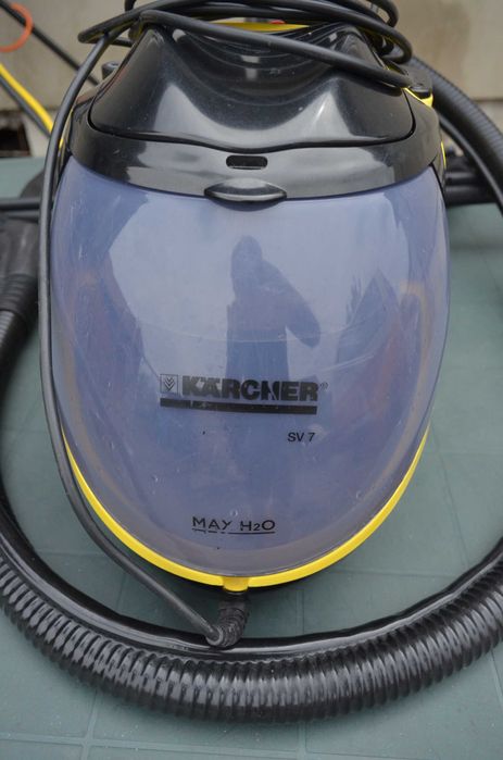 Aspirator profesional cu aburi Karcher SV 7