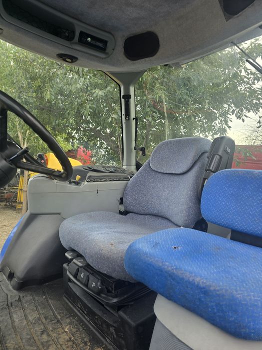 New holland t8050
