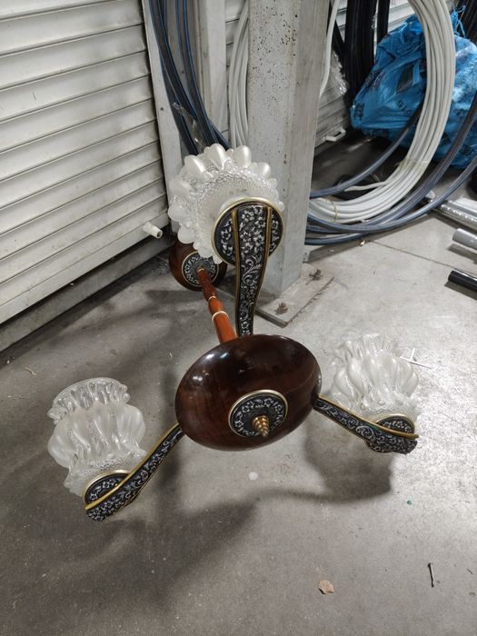 Candelabru din lemn model vechi