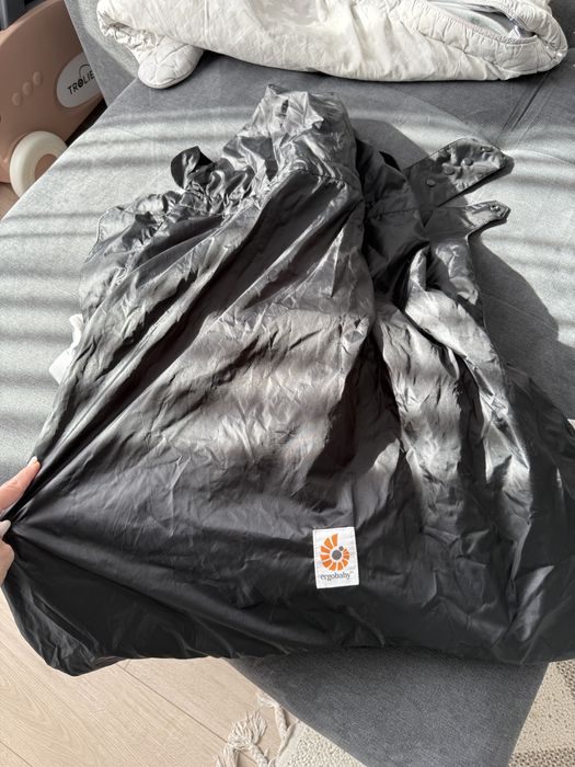 Marsupiu Ergobaby Omni 360 cu Husa de iarna originala