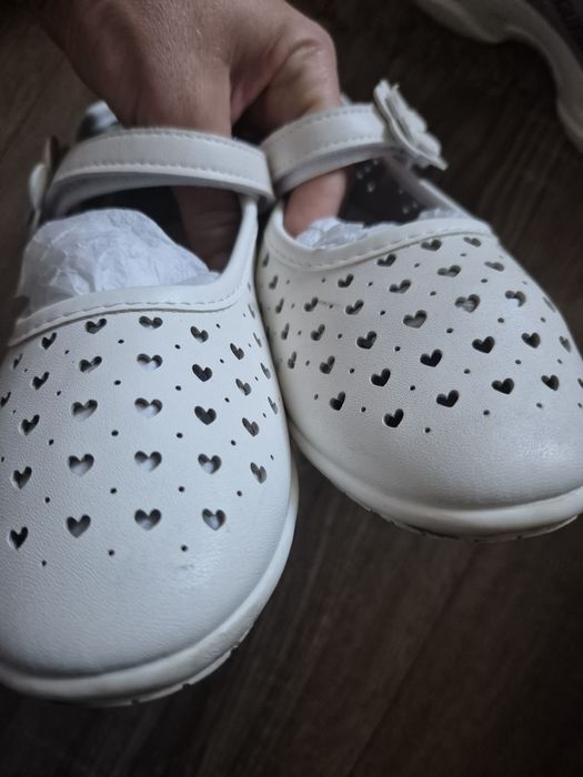 Pantofi perforați 35