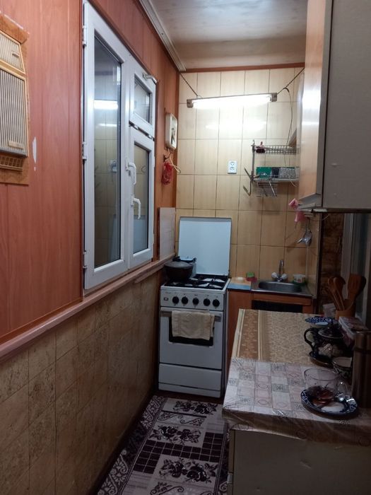 Продаётся квартира  Чиланзар 15 1 ком 1,5*6 бал 4 этаж