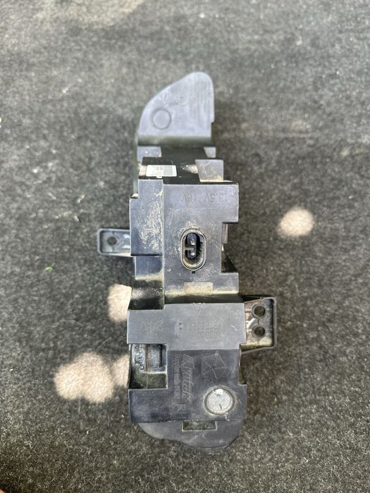 Proictor dreapta jeep grand cherokee.