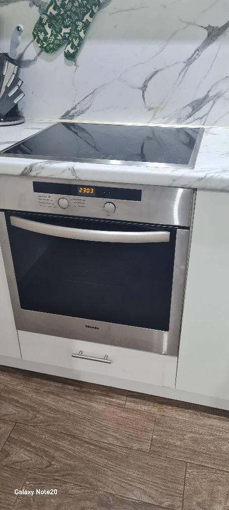Фурна за вграждане MIELE H4110 BP