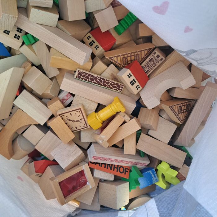 Дървени играчки.