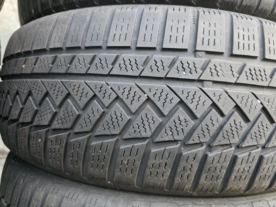 4бр Зимни гуми 205 60 17 - Continental