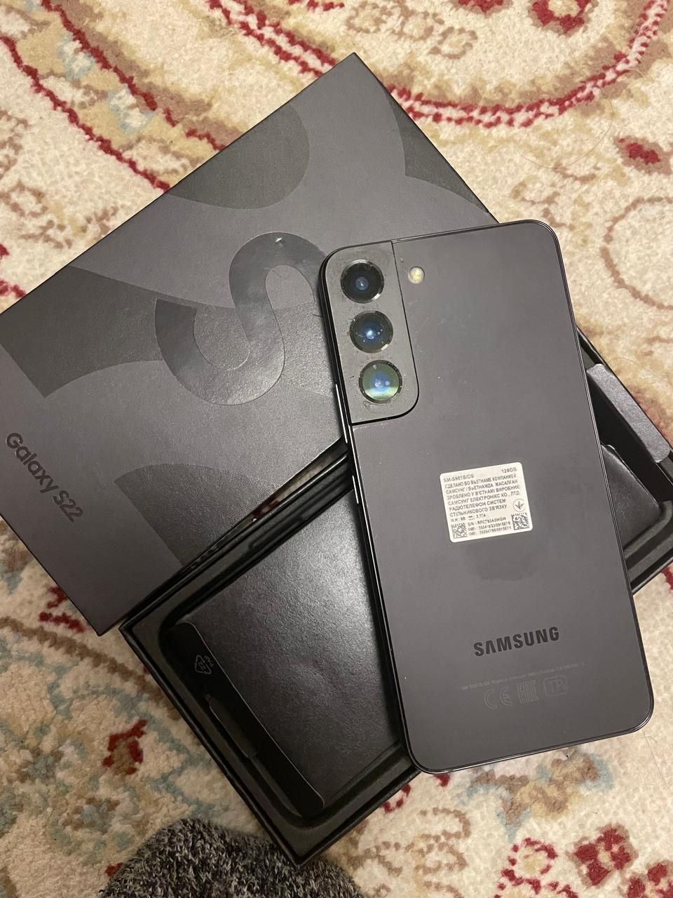 Samsung S22 почти новый 128 гб