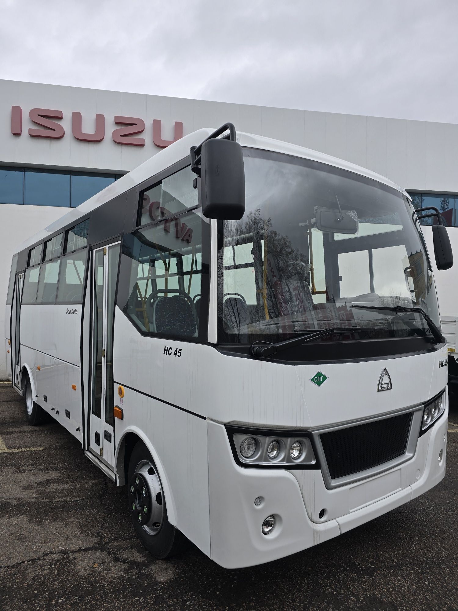 Автобус HC45 ISUZU