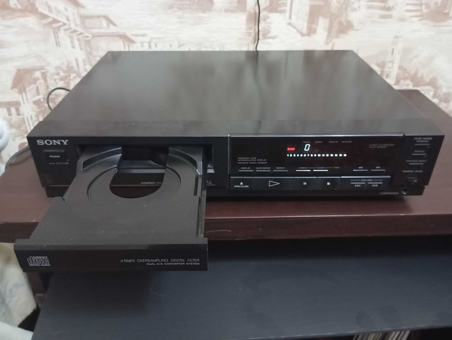 Продам проигрыватель СД дисков SONY model CDP-250.