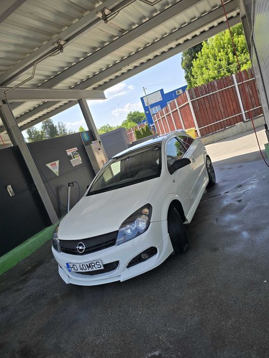 Opel Astra H GTC