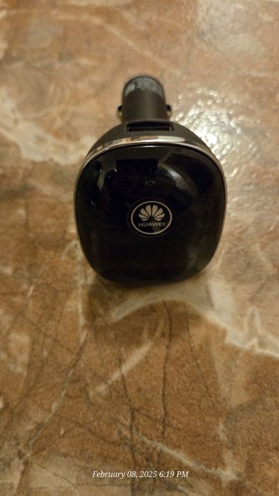 Huawei Hotspot Wi-Fi la bricheta auto