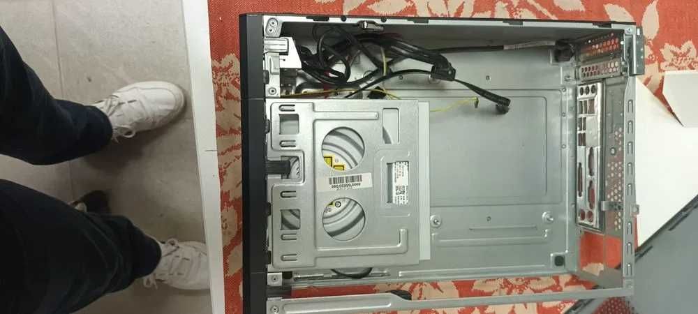 Кутия от настолен комютър Acer Veriton X4110G (Tower кутия)