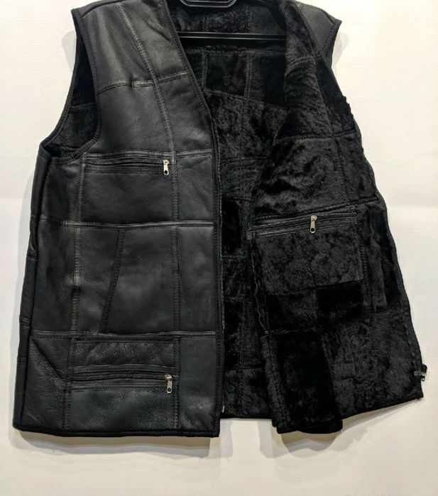 Жилеты из натуральной кожи и натурального меха.