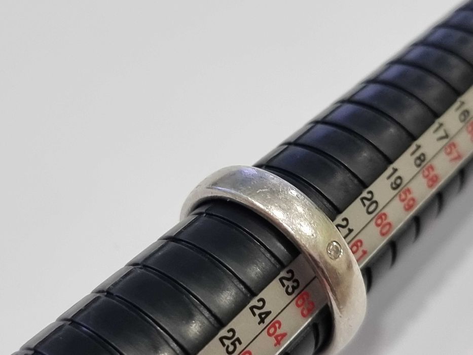 Сребърен пръстен с диамант