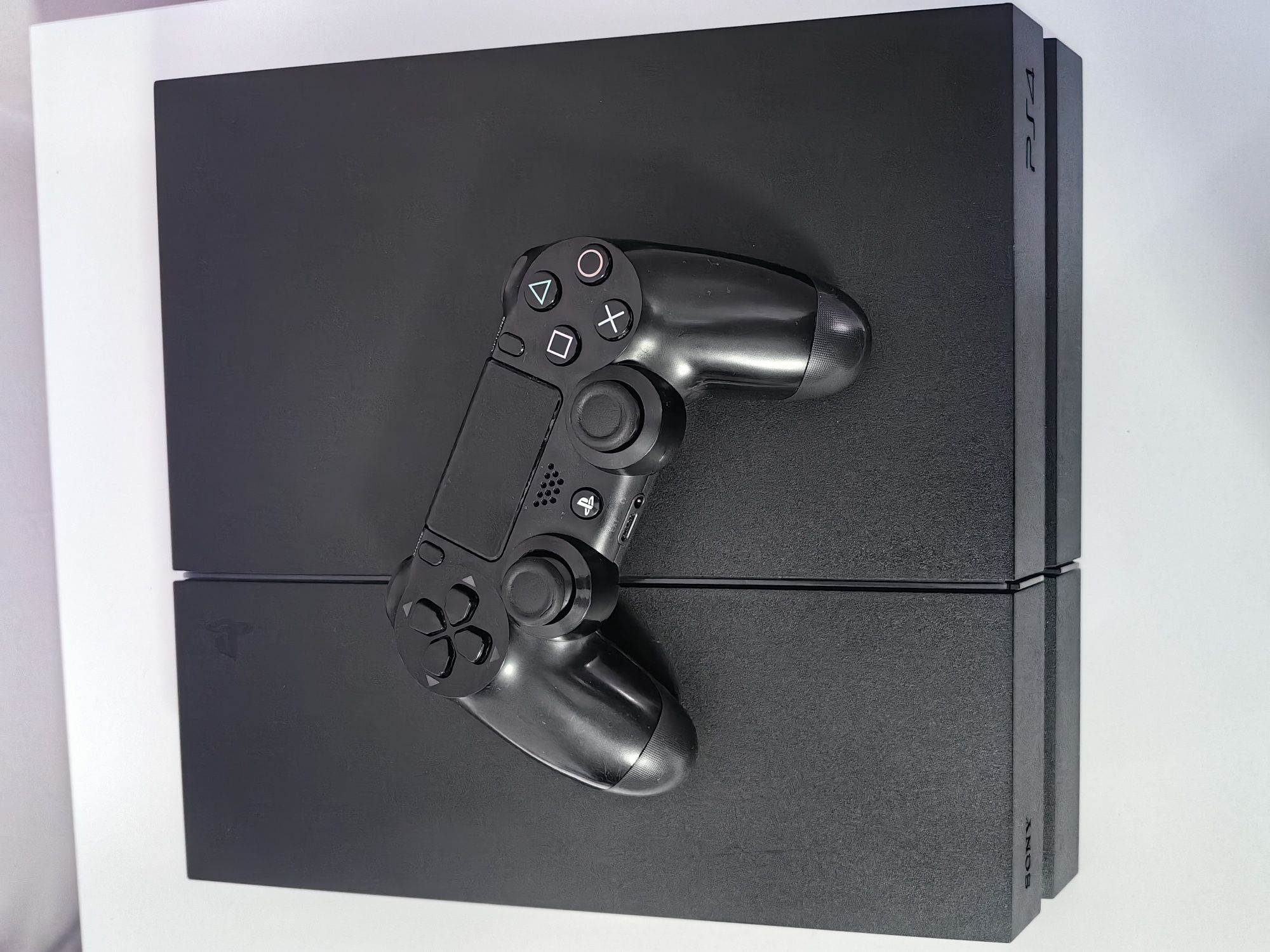 Ps 4+controller добро състояние