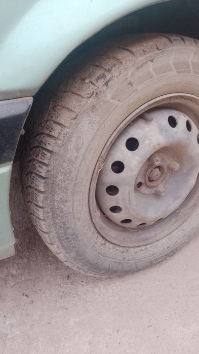 Продам зимние шины с дисками