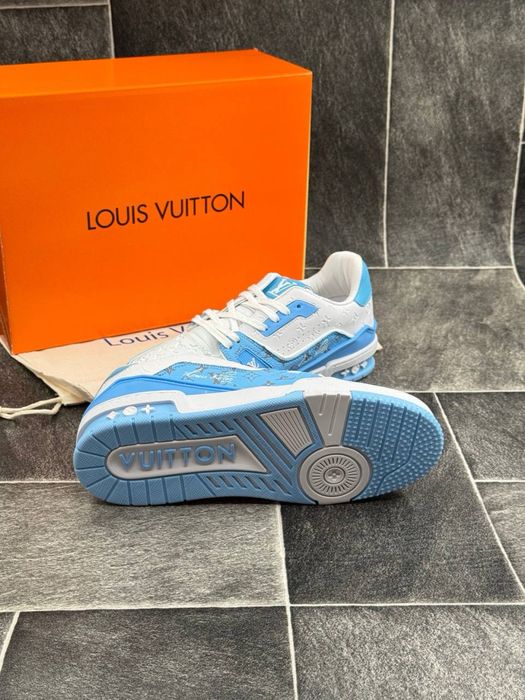 Adidasi Louis Vuitton noi !!! Calitate superioara !!! Marimi 40/44 !!!