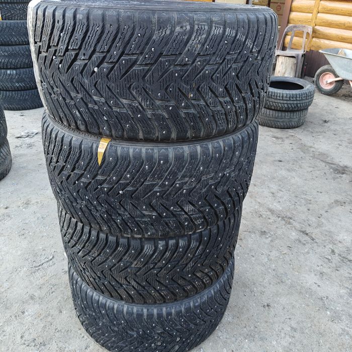 R21 295/35 Комплект зимней шипованной резины