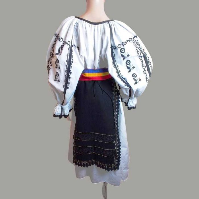 Costum popular vechi autentic, port popular din Sibiu M-L