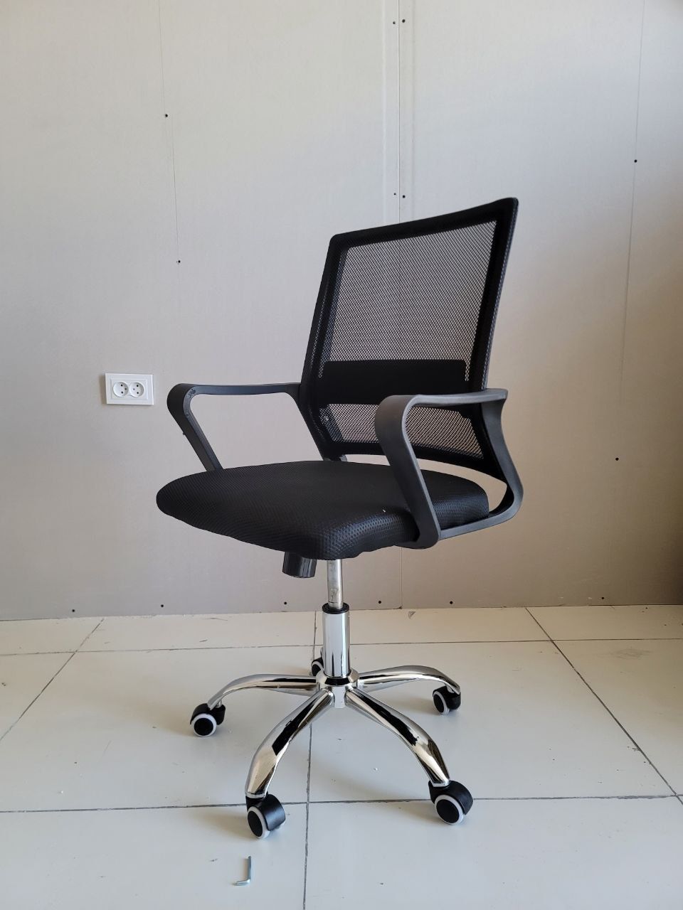 Ofis uchun kreslolar ( Solo va Srendiy modellar)