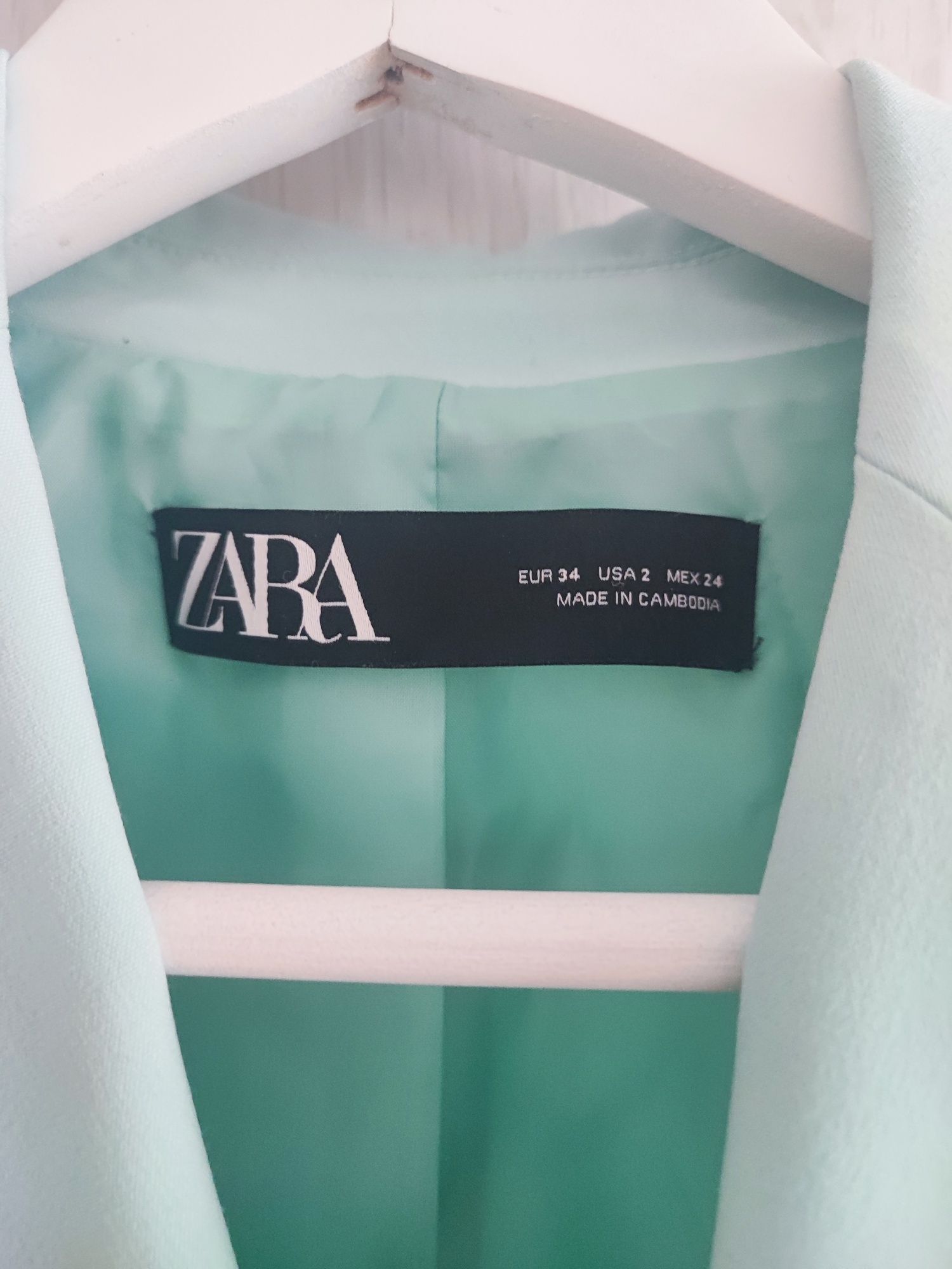 Ново дамско сако ZARA