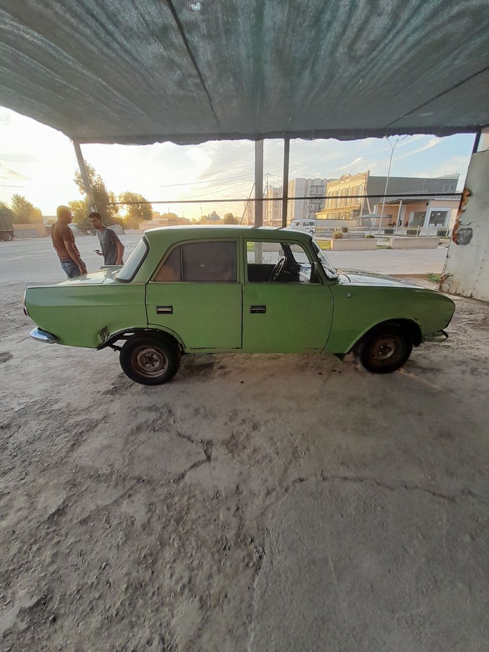Maskvich 412 sotiladi