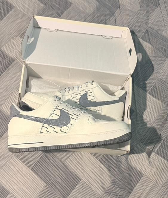 Nike af1 x Supreme